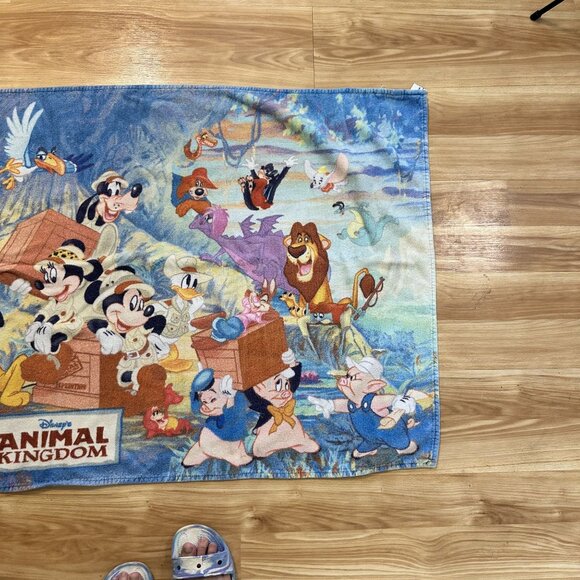 Disney Animal Kingdom Beach Towel Classic Characters 57 x 30 Cotton Blend - Picture 4 of 7